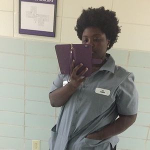 Meet your Posher, Mia